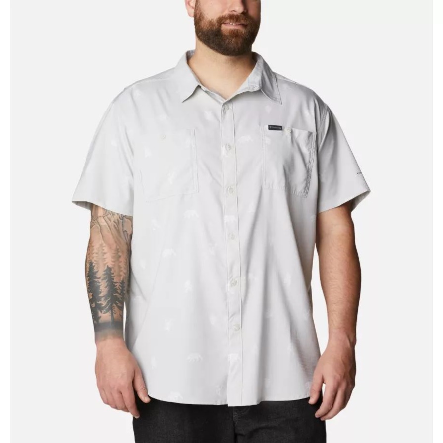 Nimbus Grey Camp Social Man's Utilizer מודפס חולצה ארוגה עם שרוולים קצרים ביג קולומביה